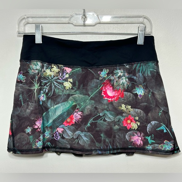 Lululemon Run Pace Setter Skirt Built In Shorts in Curious Jungle Multicolor - Picture 5 of 13